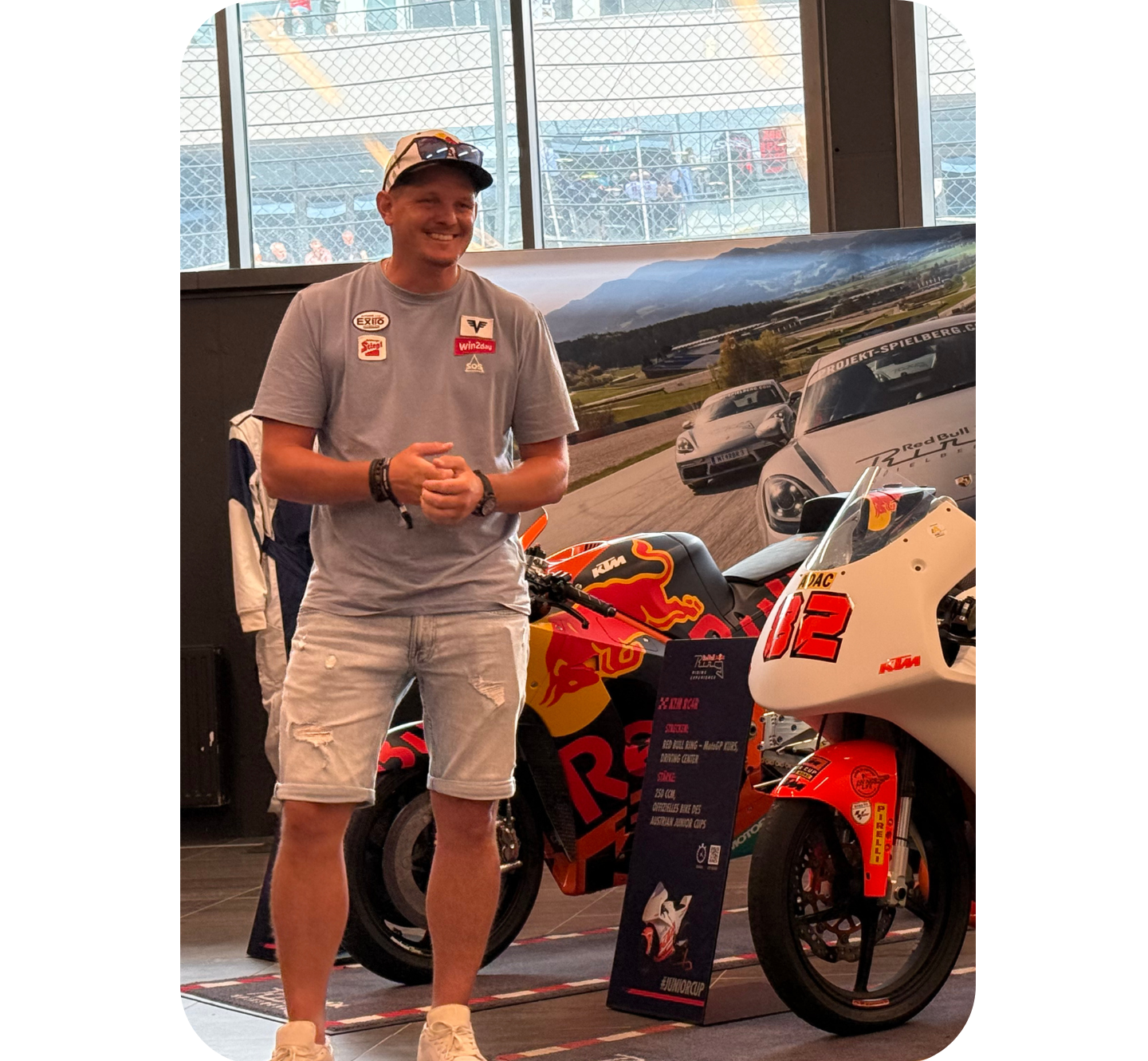 Moto GP abgerundet.png